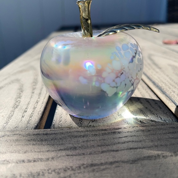 Vintage 1960s Glass Paper Weight With Brass Stem & Leaf - Picture 3 of 16